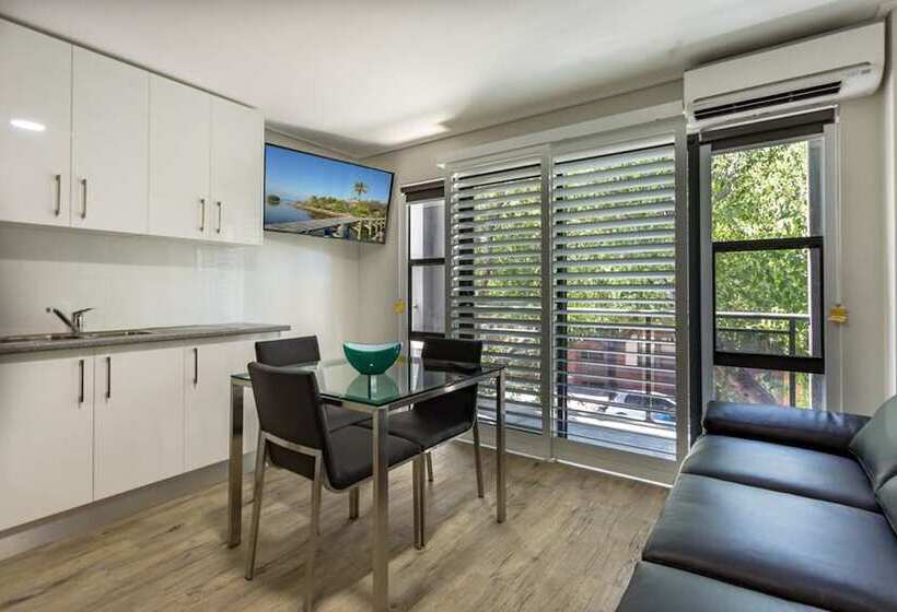 هتل Hamilton On Beaumont