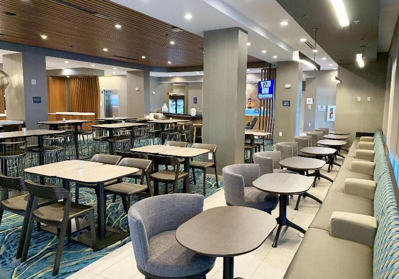 فندق Springhill Suites By Marriott Cape Canaveral Cocoa Beach