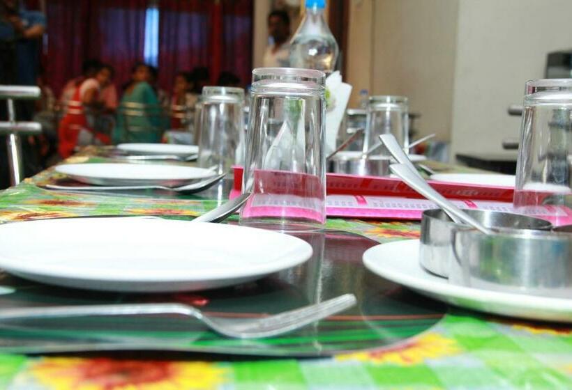 مبيت وإفطار Vaani Villa By Royal Stay