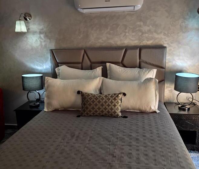 ホテル Equi Palace & Spa Near Aeroport