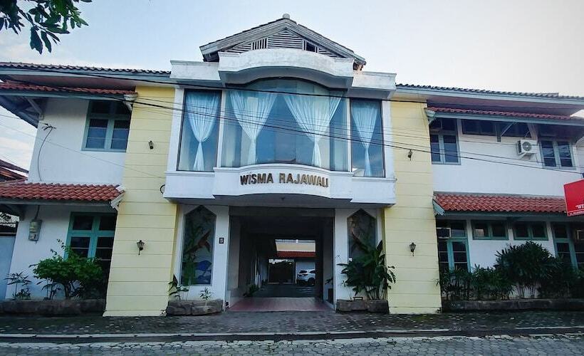 هتل Rajawali Mitra Reddoorz