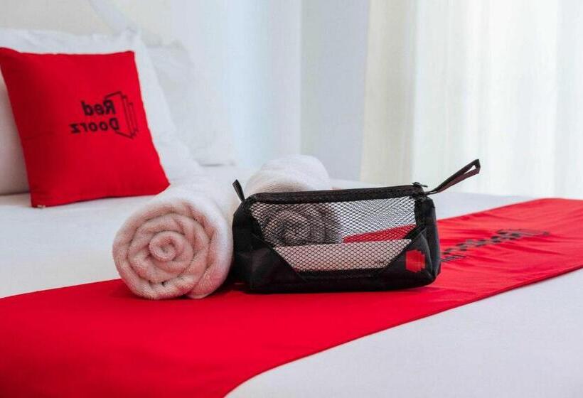 هتل Reddoorz @ Tinggede Area Palu