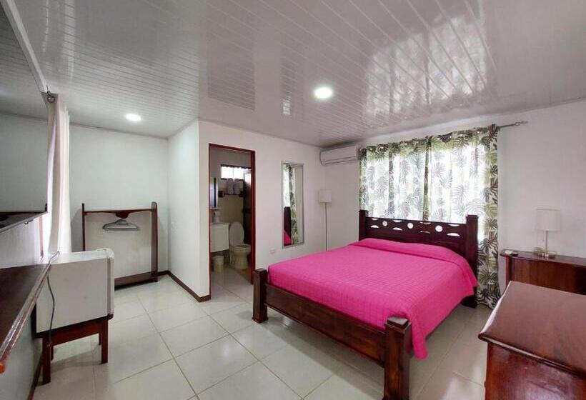 בית מלון כפרי Hôtel Pez Gallo