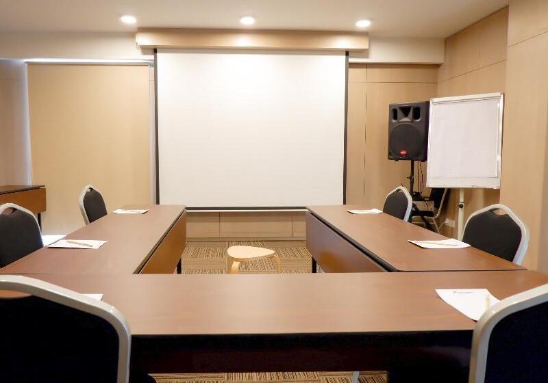 هتل Swissbelexpress Cilegon