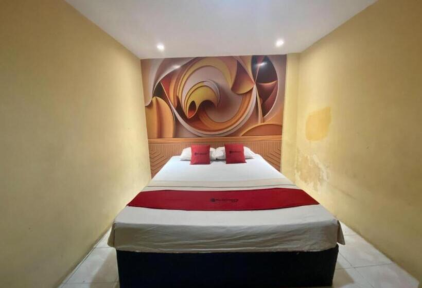 هتل Reddoorz Near Gedung Kesenian Palopo