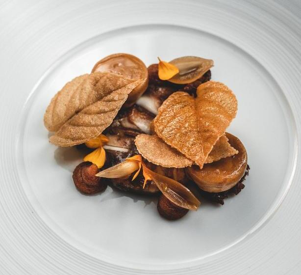 ベッドアンドブレックファースト Room42   Suites & Apartments