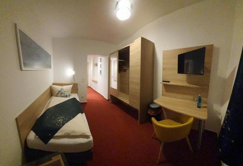 Отель Bike & Hike