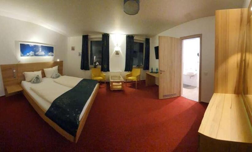 Отель Bike & Hike