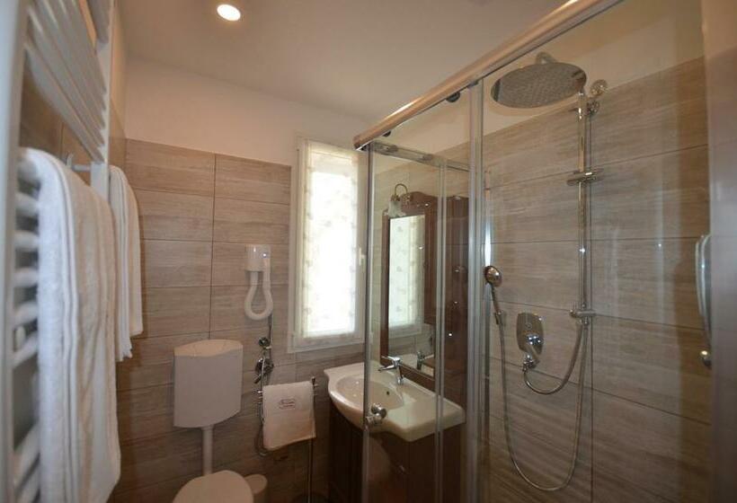 פנסיון Al Castello Di Aiello