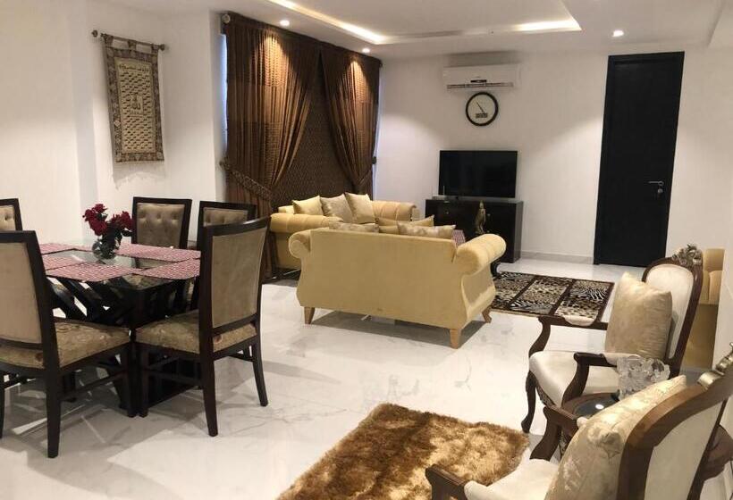 بنسيون Royal Guest House Lahore Cantt