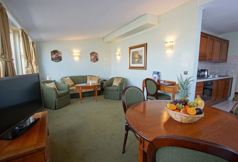 هتل Am Luisenplatz