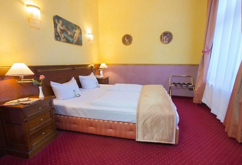 هتل Am Luisenplatz