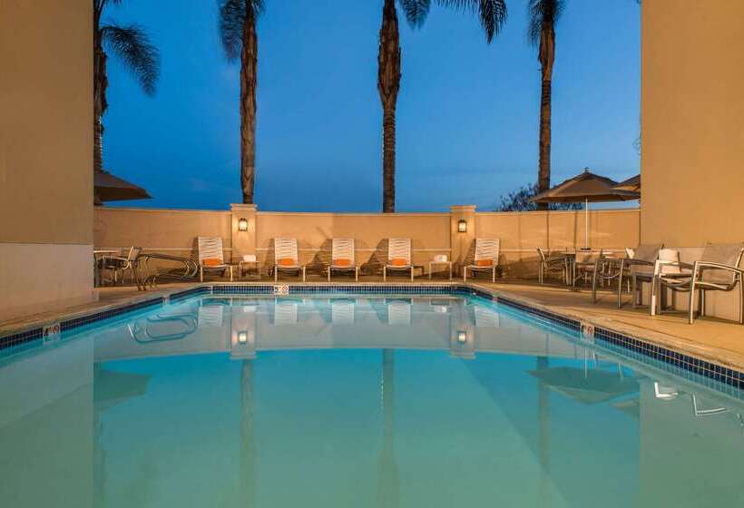 هتل Hilton Santa Clara