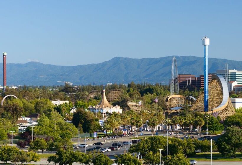 هتل Hilton Santa Clara