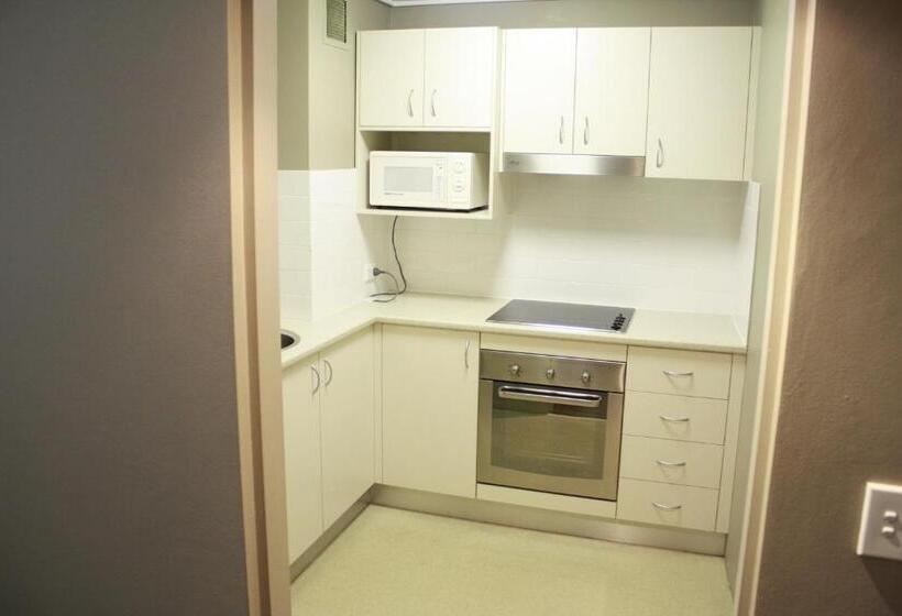 هتل Pavilion On Northbourne