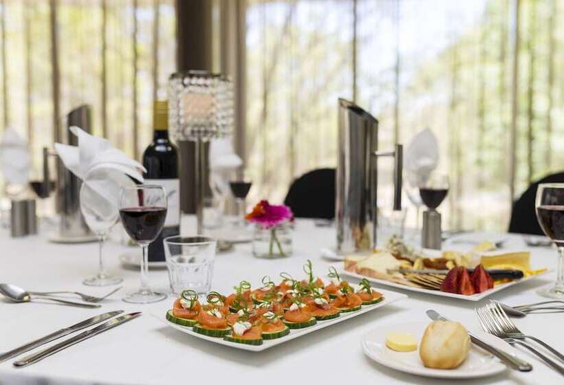 هتل Ramada Encore Belconnen