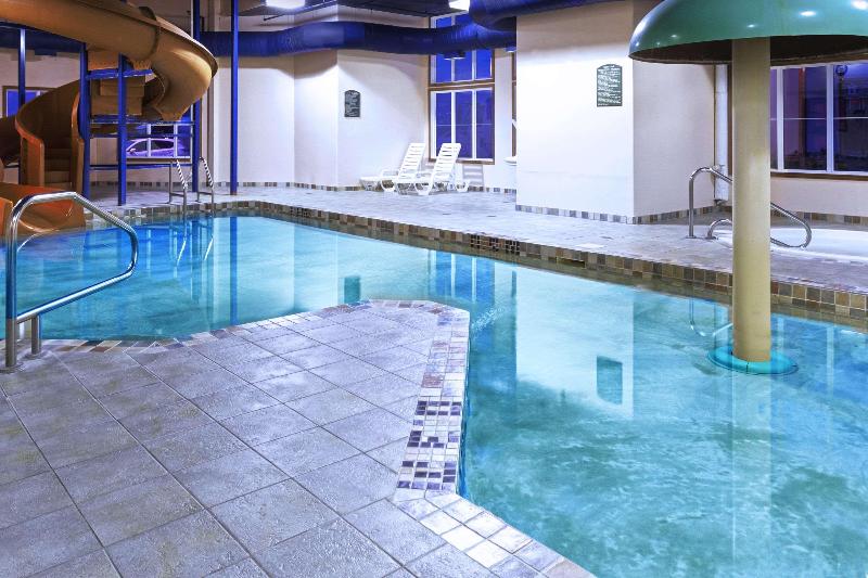 فندق Super 8 By Wyndham Caraquet