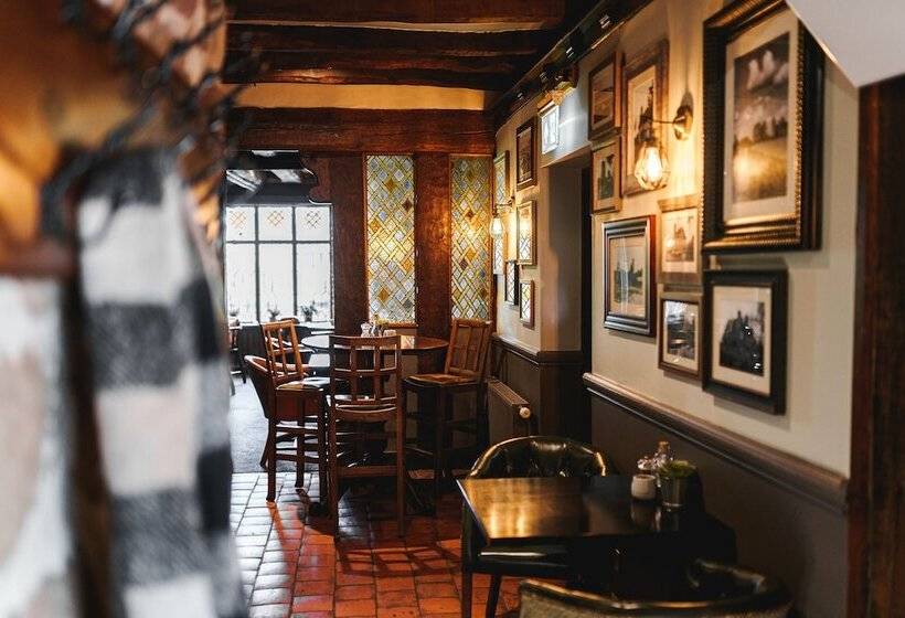 فندق The Moat House