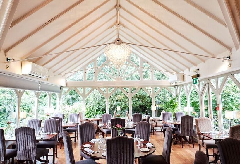 فندق The Moat House