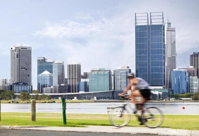 هتل The Peninsula Riverside Serviced Apartments