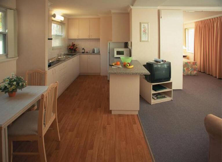 هتل The Peninsula Riverside Serviced Apartments