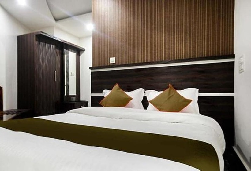 Fabhotel Prime Suloka Towers   500m From View Point, Kaveri River