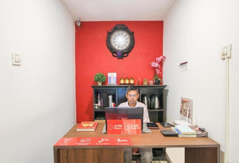 هتل Oyo 70824 Montieth Nest