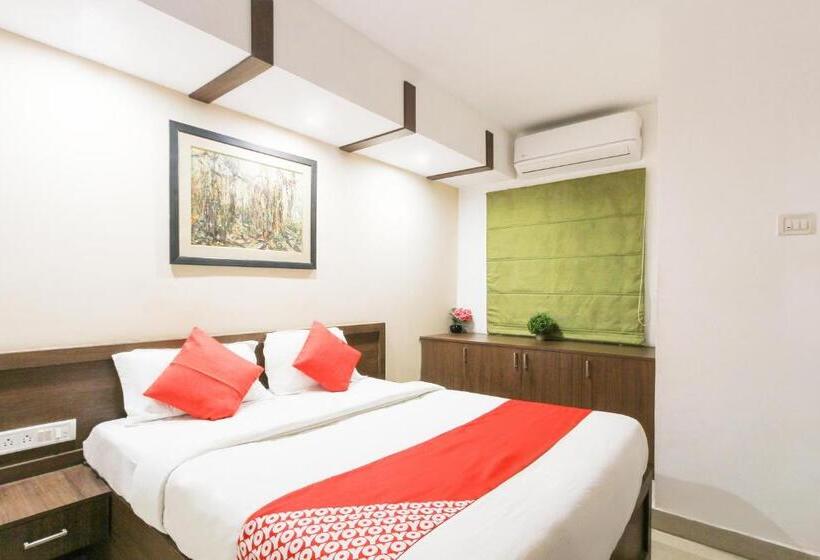 هتل Oyo 70824 Montieth Nest