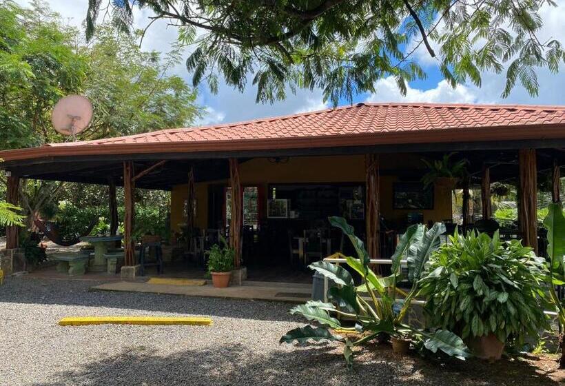 مبيت وإفطار Restaurante Y Cabinas Sudy