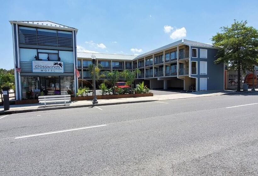 Crosswinds Motel