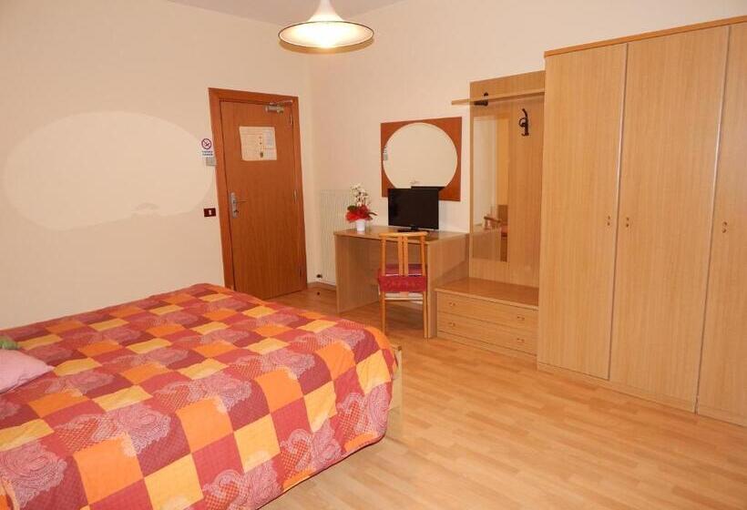 בית מלון כפרי Albergo Ginevra