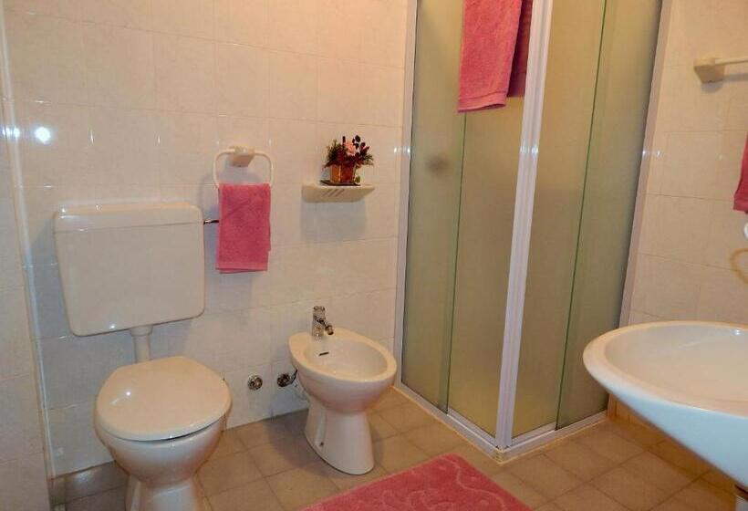 בית מלון כפרי Albergo Ginevra