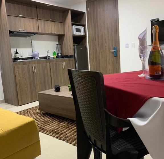 هتل Aparta Suites La Flora