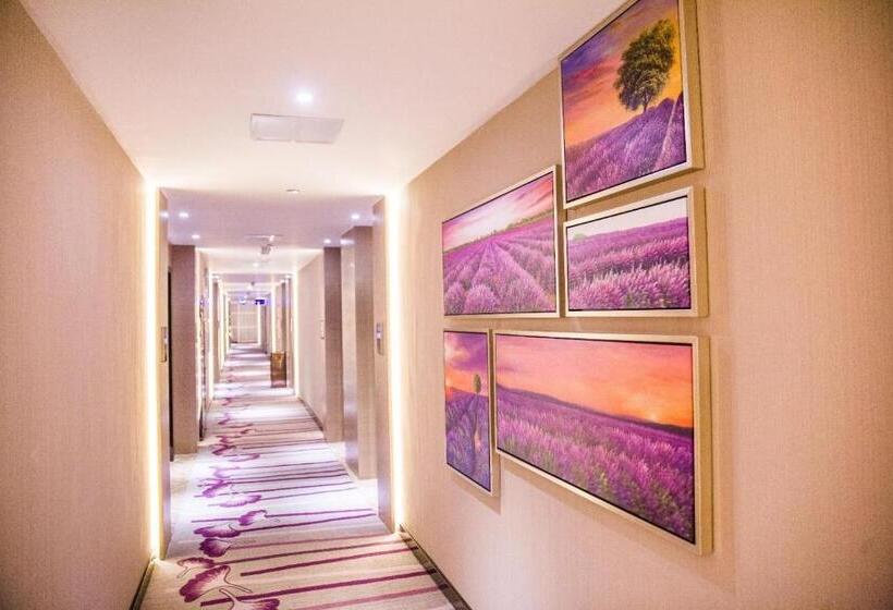 Lavande Hotel Zhumadian High Speed railway Station