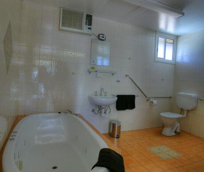 Halls Creek Motel