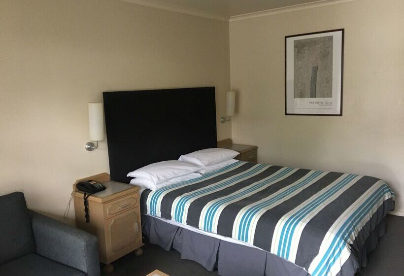 בית מלון כפרי Best Western Plus The Tudor Box Hill