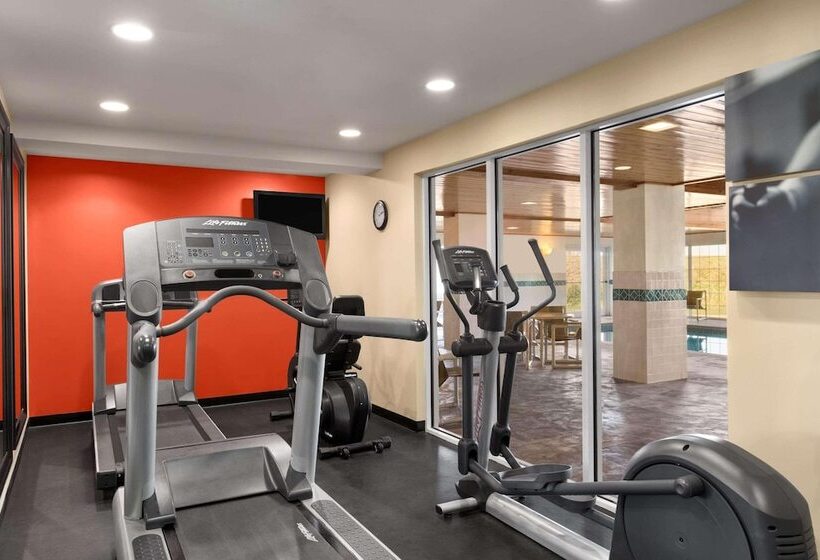 هتل Country Inn & Suites Rochester South Mayo Clinic