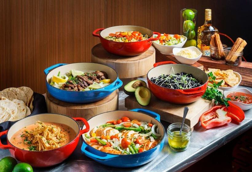 هتل Courtyard Chicago Downtown/magnificent Mile