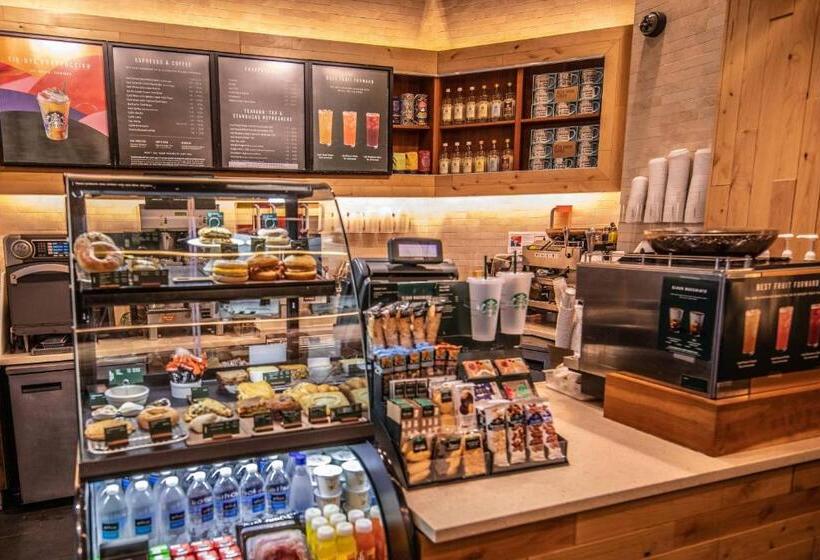 هتل Courtyard Chicago Downtown/magnificent Mile