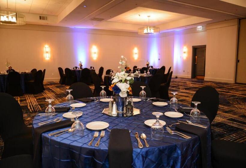 فندق Crowne Plaza Jacksonville Airport, An Ihg