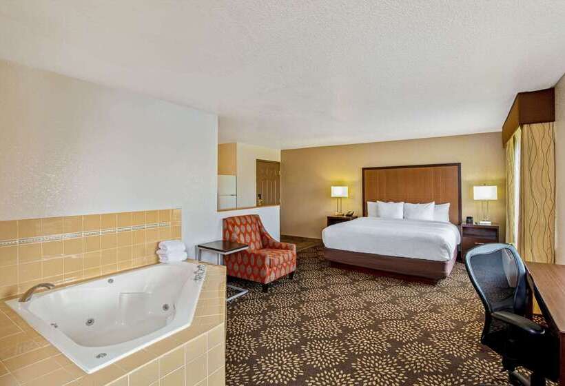 هتل La Quinta By Wyndham Las Vegas Redrock/summerlin