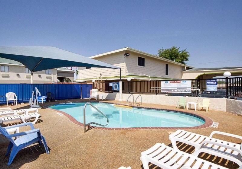 Отель Rodeway Inn San Antonio Lackland Afb  Seaworld