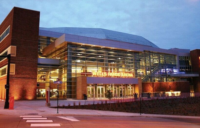 هتل Springhill Suites Des Moines West