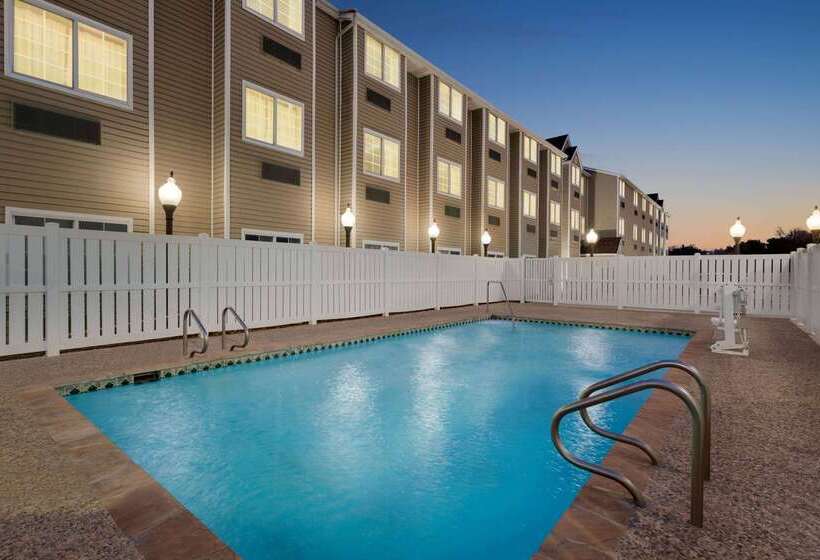 בית מלון כפרי Super 8 By Wyndham San Antonio Airport North