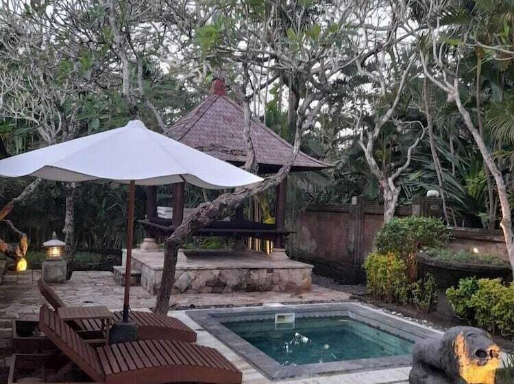 هتل The Royal Beach Seminyak Bali