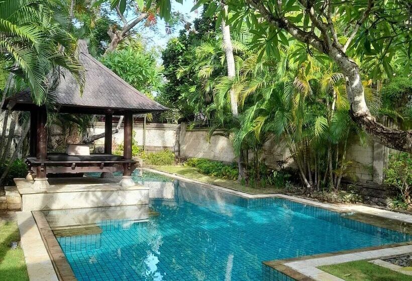 هتل The Royal Beach Seminyak Bali
