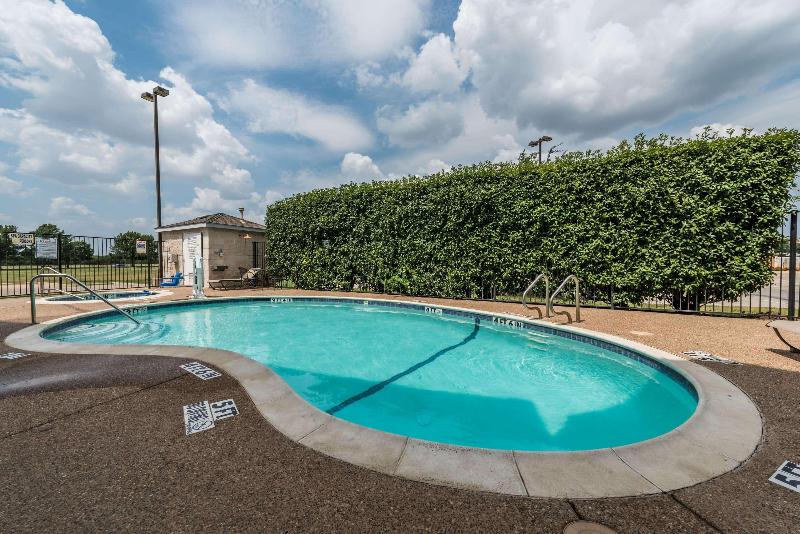 Microtel Inn & Suites By Wyndham Ft. Worth North/at Fossil