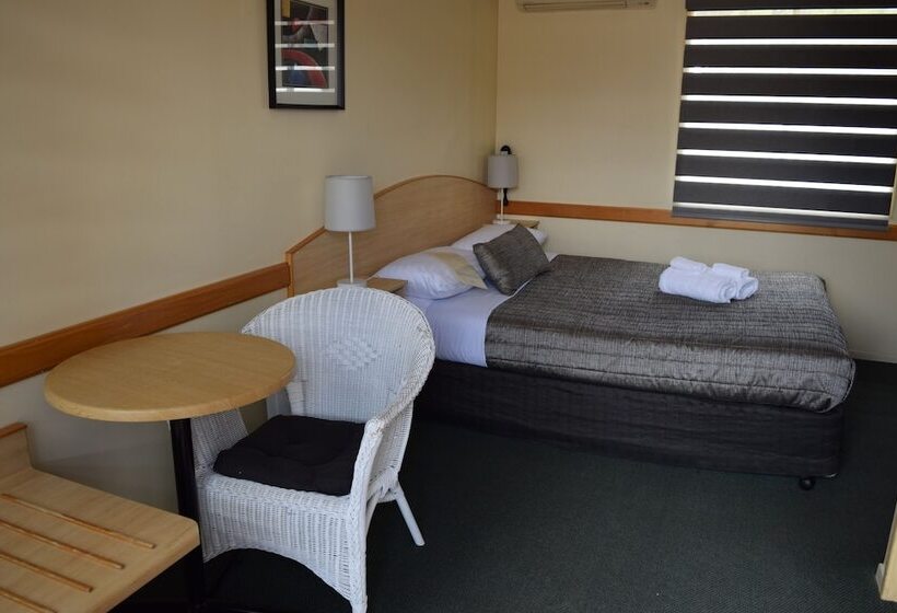 Warwick Vines Motel