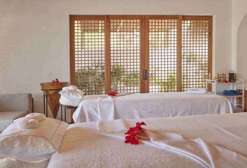 Отель Sirru Fen Fushi Private Lagoon Resort