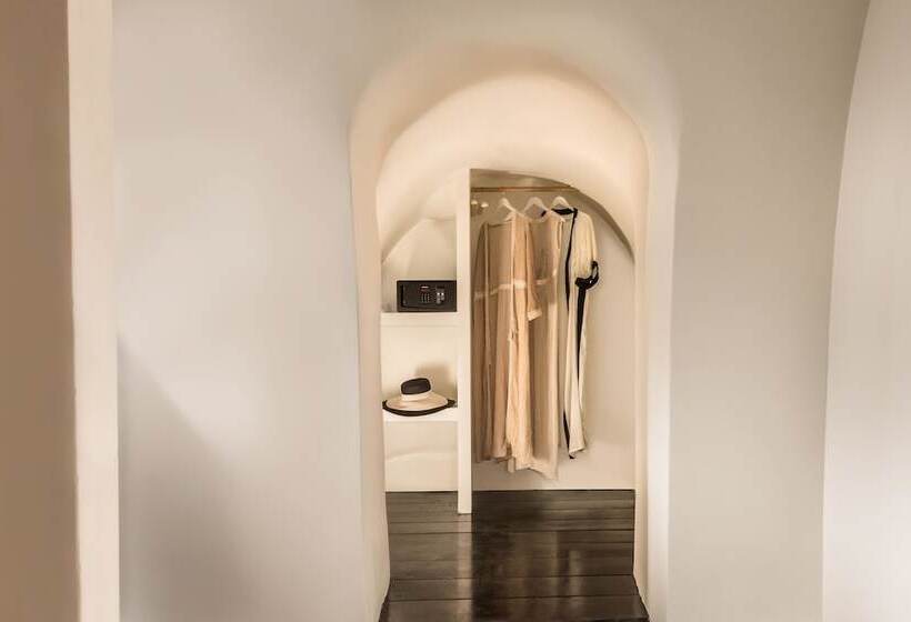 Alta Mare By Andronis